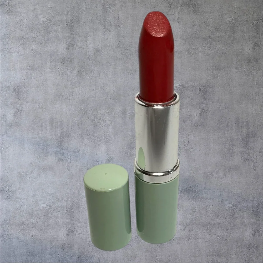 Clinique Different Lipstick Womens .13oz Ginger Flower Red Creamy Green Tube
